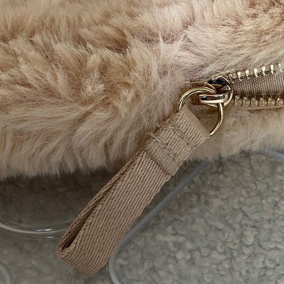 H&M Faux Fur Zippered Laptop iPad Sleeve Holder - Picture 7 of 11